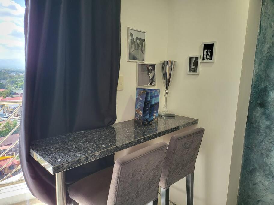 Kandi Tower 3, Premium 1Br With 2Cr & 2 Balcony. Angeles Esterno foto