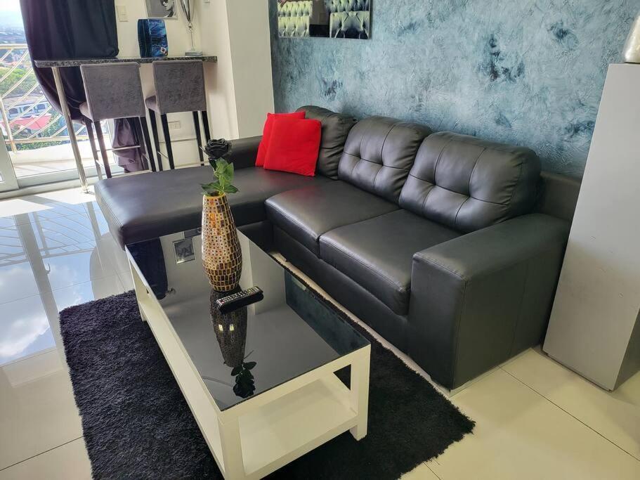 Kandi Tower 3, Premium 1Br With 2Cr & 2 Balcony. Angeles Esterno foto