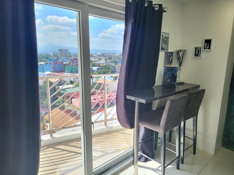 Kandi Tower 3, Premium 1Br With 2Cr & 2 Balcony. Angeles Esterno foto